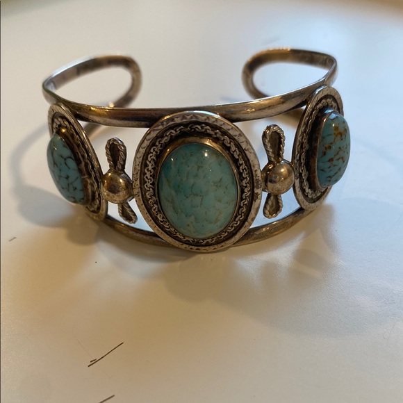 Turquoise Stone Silver Bracelet & earring set - Picture 2 of 3